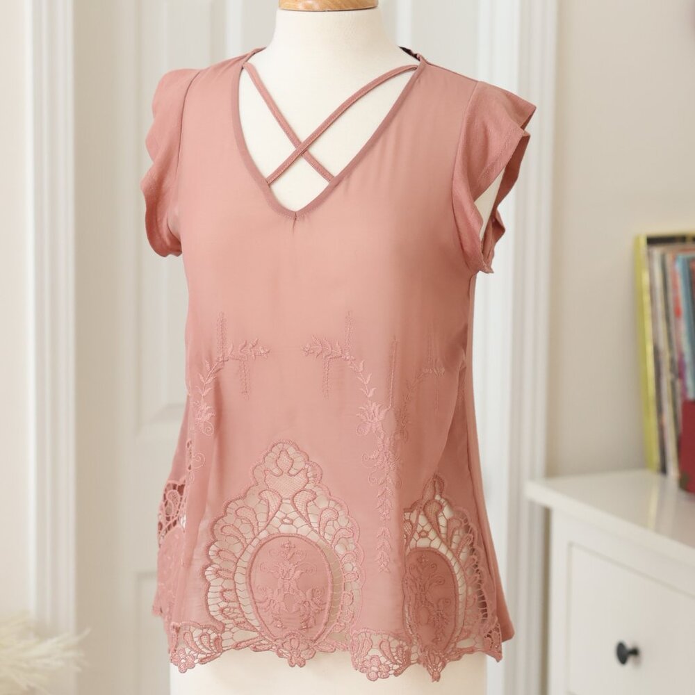 Dusty Rose Sheer Embroidered Lace Short Flutter Sleeve Keyhole Back Blouse M